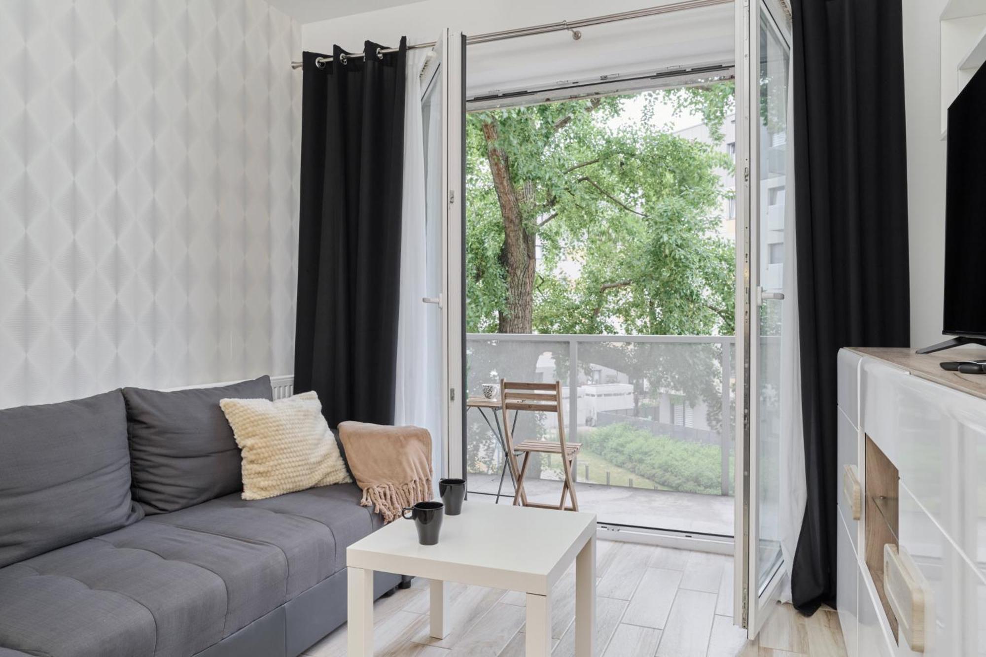 Apartmán Quiet With Balcony Zakladowa By Renters Vratislav
