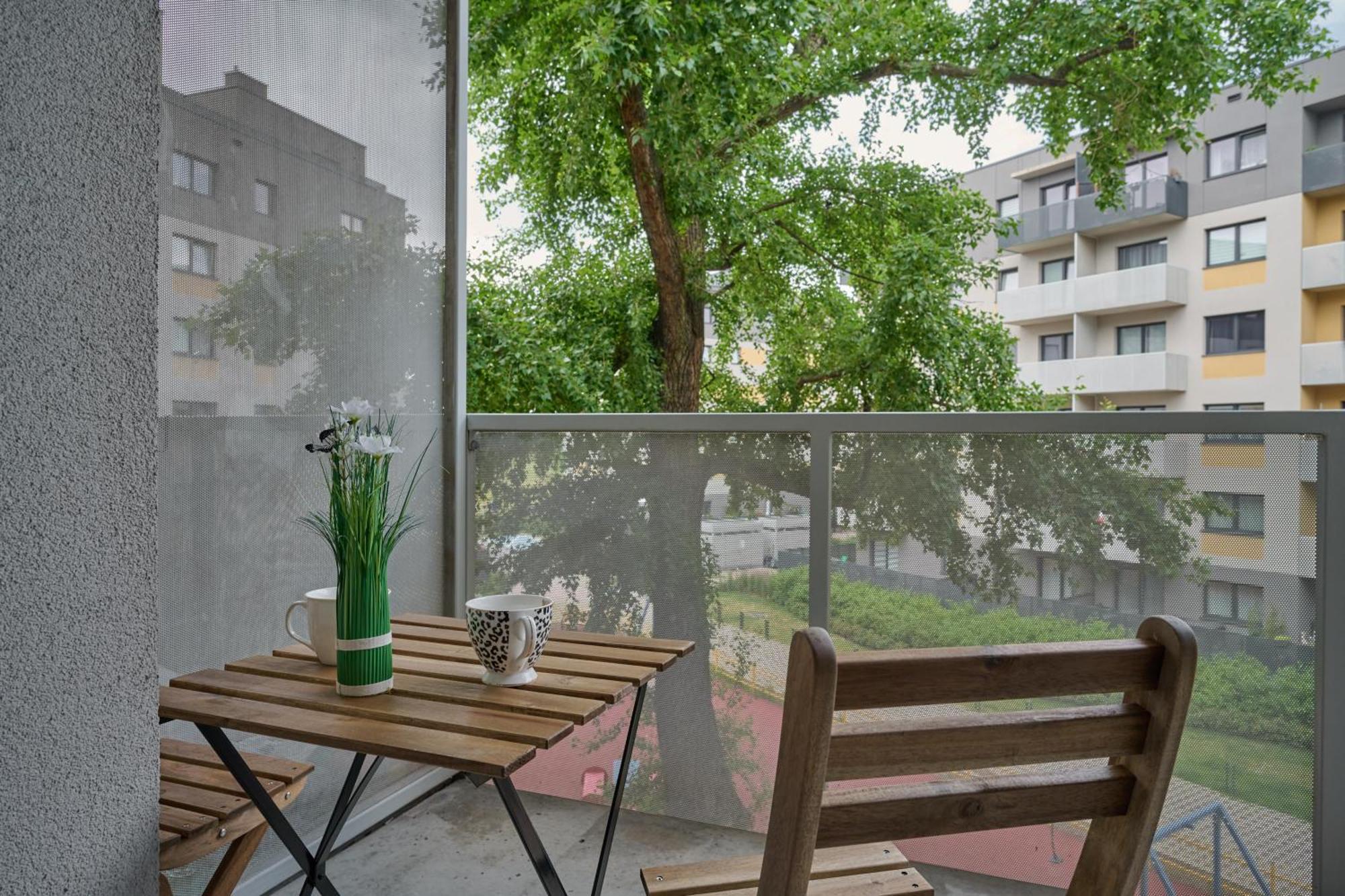 Quiet With Balcony Zakladowa By Renters Apartmán *