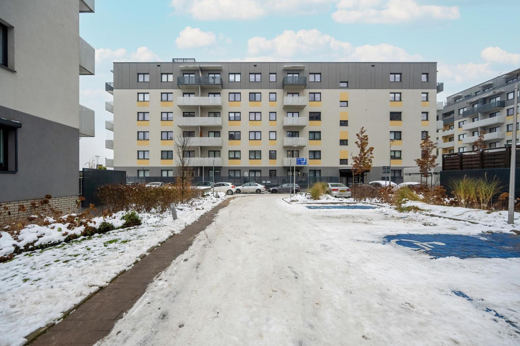 Quiet With Balcony Zakladowa By Renters Apartment *