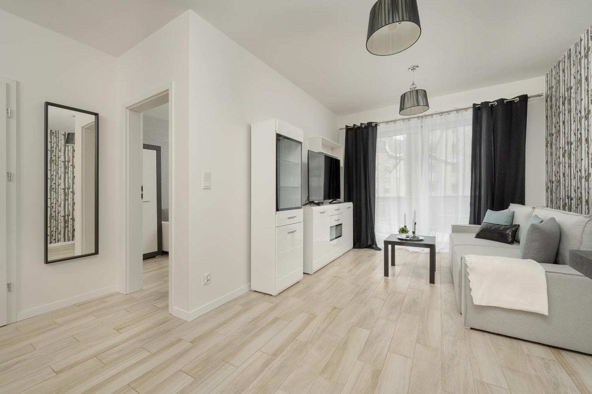 Quiet With Balcony Zakladowa By Renters Apartment Wroclaw