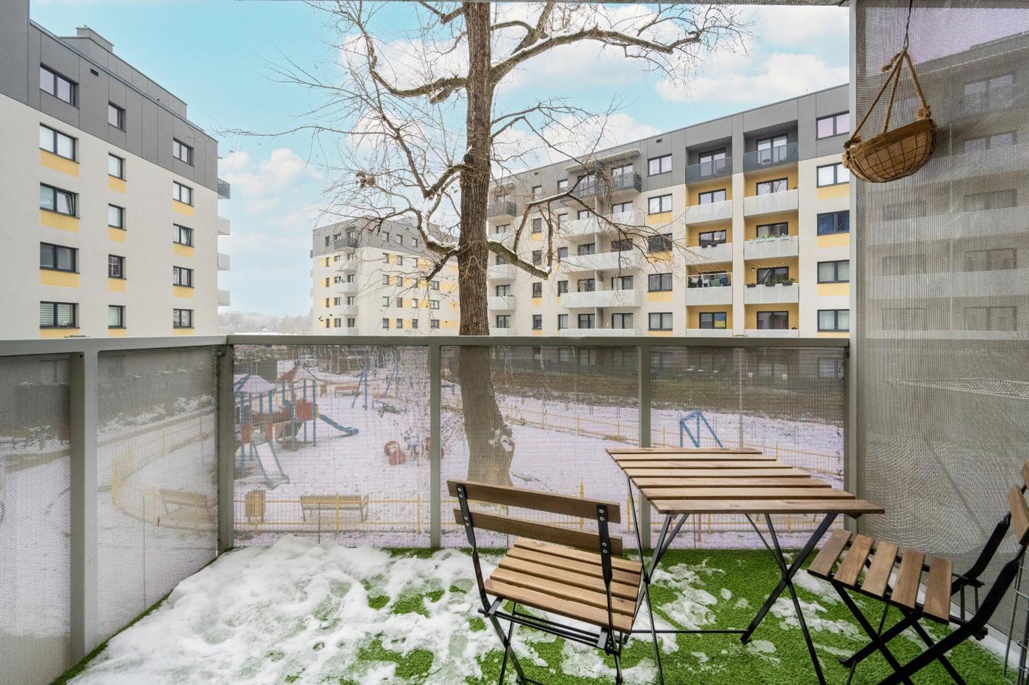 Quiet With Balcony Zakladowa By Renters Apartment