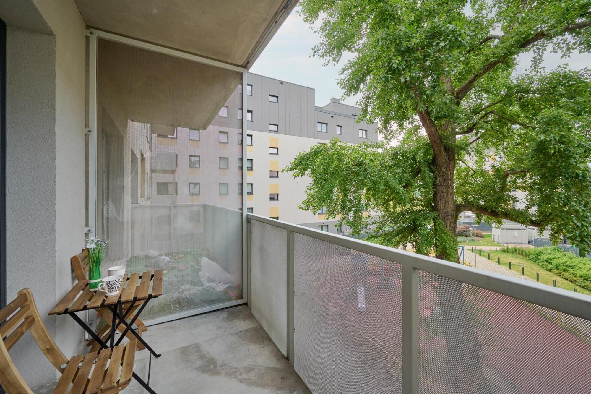 Quiet With Balcony Zakladowa By Renters Apartment *