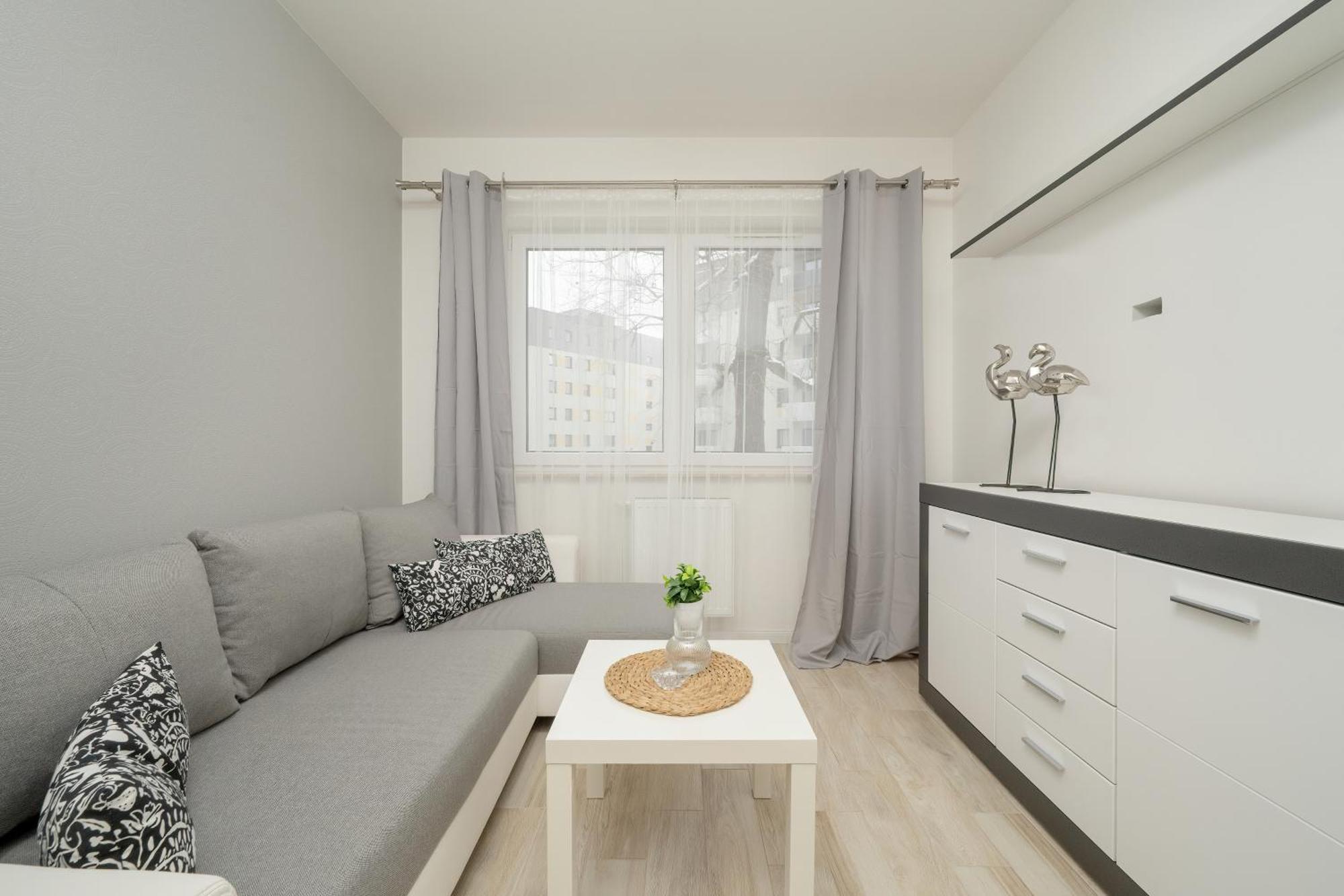 Quiet With Balcony Zakladowa By Renters * Wroclaw
