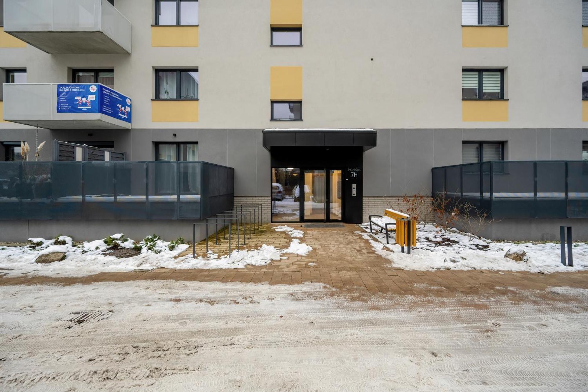Quiet With Balcony Zakladowa By Renters Apartment *