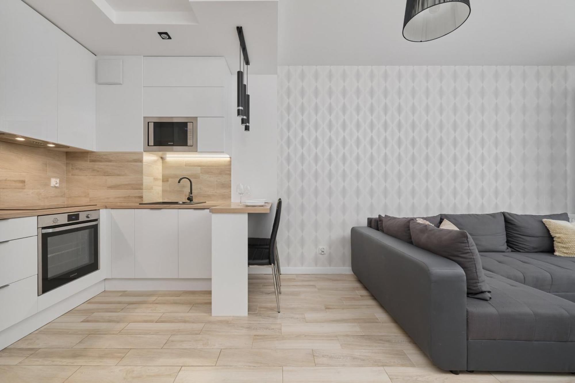Quiet With Balcony Zakladowa By Renters Apartment Wroclaw